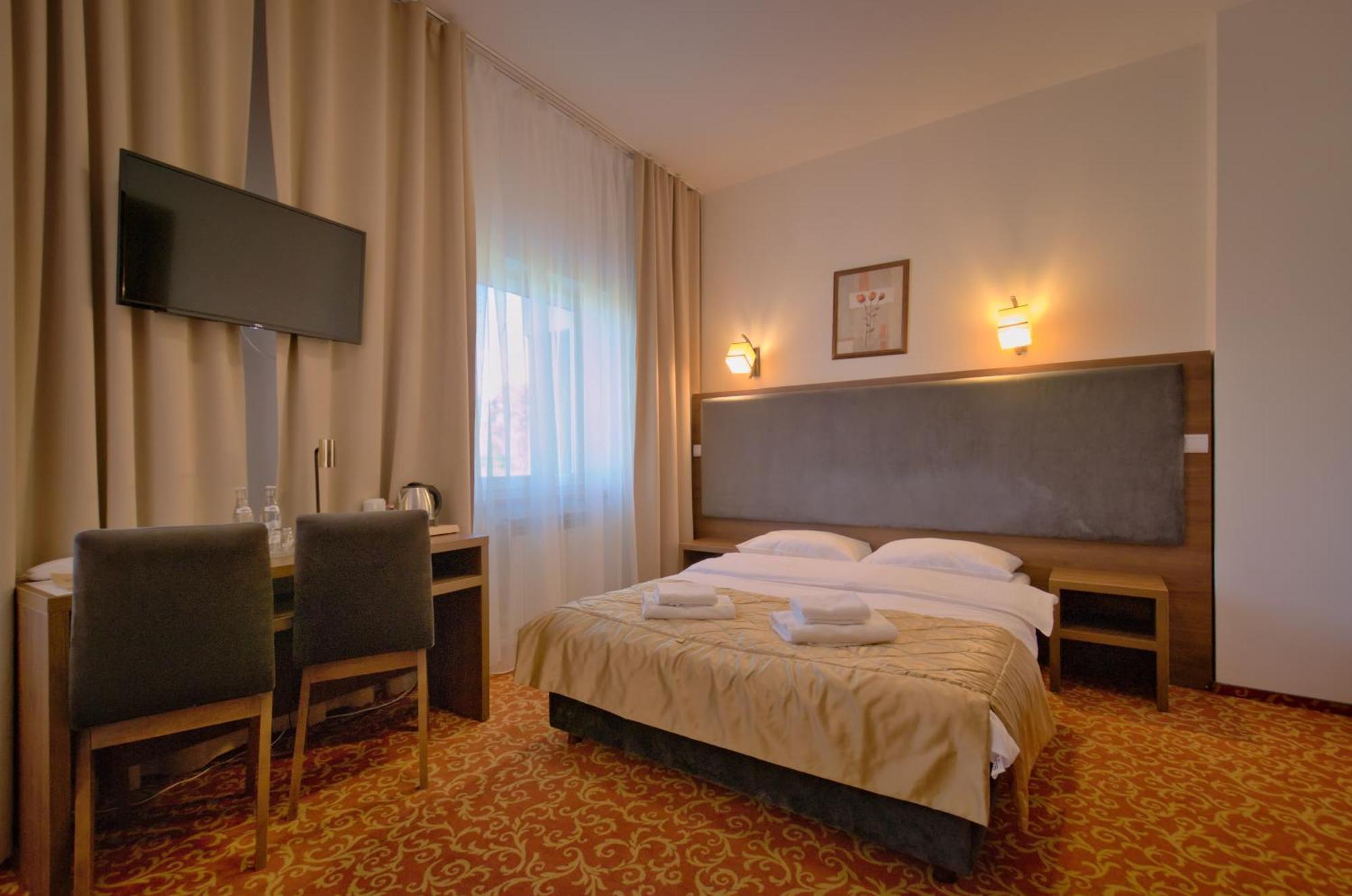 Hotel Sezam Махова Екстериор снимка